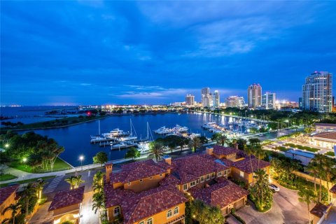 Condominio en alquiler en Saint Petersburg, Florida, 3 dormitorios, 278.71 m2 № 1749315 - foto 2