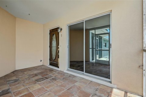 Condominio en venta en Clearwater, Florida, 2 dormitorios, 73.67 m2 № 1826228 - foto 5