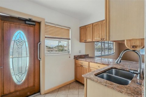 Condominio en venta en Clearwater, Florida, 2 dormitorios, 73.67 m2 № 1826228 - foto 9