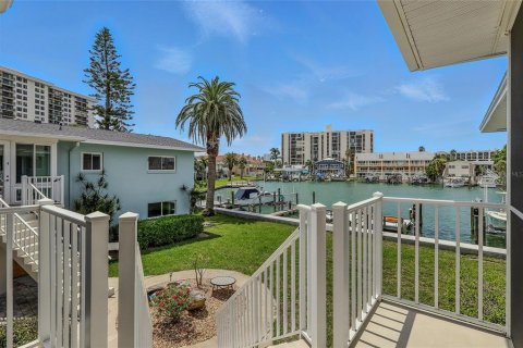 Condominio en venta en Clearwater, Florida, 2 dormitorios, 73.67 m2 № 1826228 - foto 3