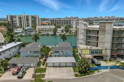 Condominio en venta en Clearwater, Florida, 2 dormitorios, 73.67 m2 № 1826228 - foto 1