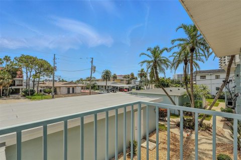 Condominio en venta en Clearwater, Florida, 2 dormitorios, 73.67 m2 № 1826228 - foto 15