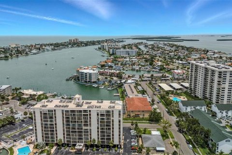Condominio en venta en Clearwater, Florida, 2 dormitorios, 73.67 m2 № 1826228 - foto 27