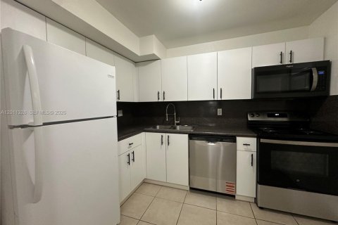 Condominio en alquiler en Sunrise, Florida, 2 dormitorios, 87.7 m2 № 2074825 - foto 9