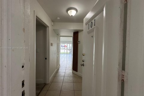 Condominio en alquiler en Sunrise, Florida, 2 dormitorios, 87.7 m2 № 2074825 - foto 7