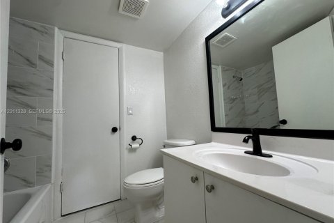 Condominio en alquiler en Sunrise, Florida, 2 dormitorios, 87.7 m2 № 2074825 - foto 22