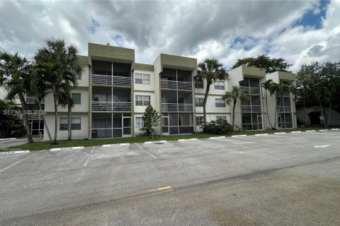Condominio en alquiler en Sunrise, Florida, 2 dormitorios, 87.7 m2 № 2074825 - foto 4
