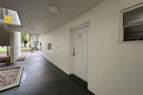 Condominio en alquiler en Sunrise, Florida, 2 dormitorios, 87.7 m2 № 2074825 - foto 6