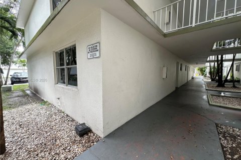 Condominio en alquiler en Sunrise, Florida, 2 dormitorios, 87.7 m2 № 2074825 - foto 25