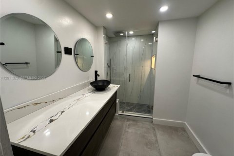 Condominio en Sunrise, Florida, 2 dormitorios  № 2074825
