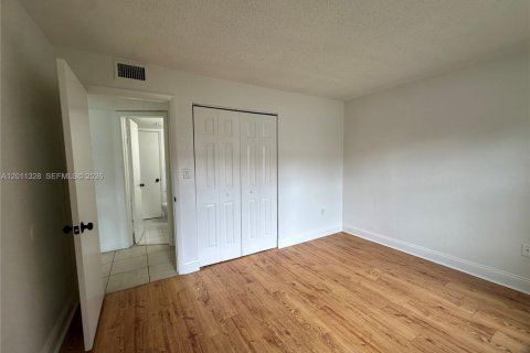 Condominio en alquiler en Sunrise, Florida, 2 dormitorios, 87.7 m2 № 2074825 - foto 21