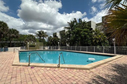Condominio en alquiler en Sunrise, Florida, 2 dormitorios, 87.7 m2 № 2074825 - foto 29