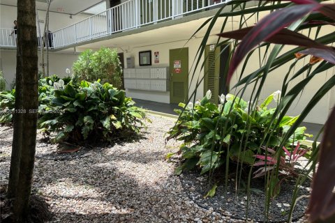 Condominio en alquiler en Sunrise, Florida, 2 dormitorios, 87.7 m2 № 2074825 - foto 26