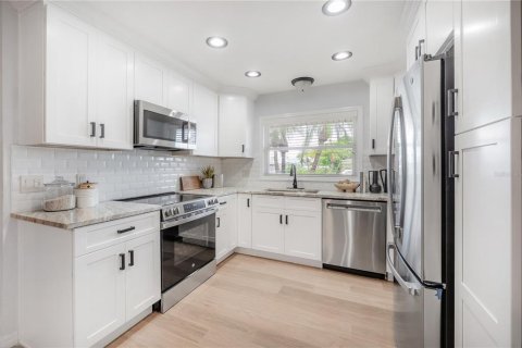 Casa en alquiler en Tampa, Florida, 4 dormitorios, 177.44 m2 № 1907611 - foto 26