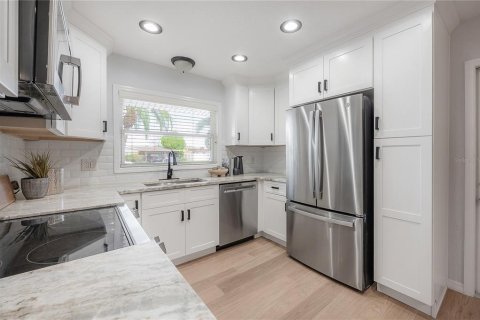 Casa en alquiler en Tampa, Florida, 4 dormitorios, 177.44 m2 № 1907611 - foto 27