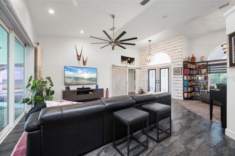 Villa ou maison à vendre à Port Charlotte, Floride: 4 chambres, 241.82 m2 № 1909440 - photo 16