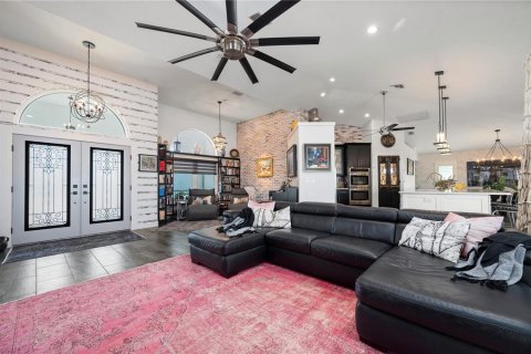 Villa ou maison à vendre à Port Charlotte, Floride: 4 chambres, 241.82 m2 № 1909440 - photo 4