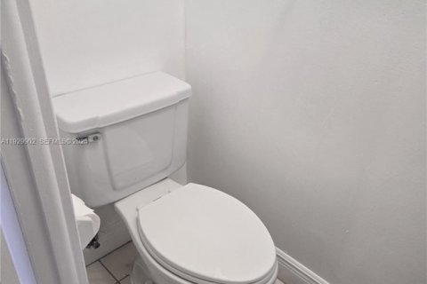 Снять в аренду кондоминиум в Майами, Флорида 2 спальни, 95.97м2, № 1988849 - фото 5