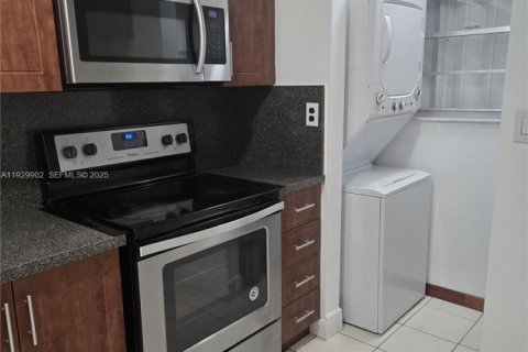 Снять в аренду кондоминиум в Майами, Флорида 2 спальни, 95.97м2, № 1988849 - фото 3