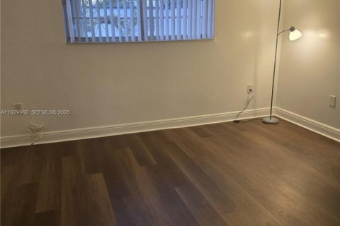 Снять в аренду кондоминиум в Майами, Флорида 2 спальни, 95.97м2, № 1988849 - фото 8