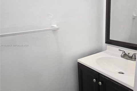 Снять в аренду кондоминиум в Майами, Флорида 2 спальни, 95.97м2, № 1988849 - фото 6