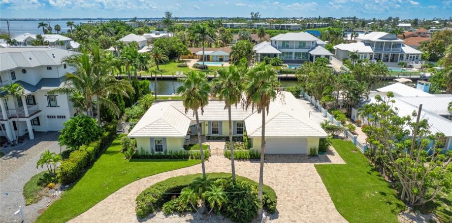 Villa ou maison à Holmes Beach, Floride 3 chambres, 204.48 m2 № 2419908