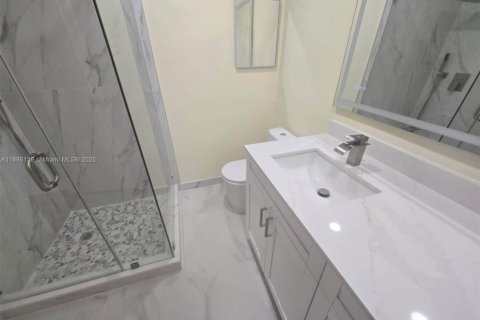 Снять в аренду виллу или дом в Санрайз, Флорида 4 спальни, 183.95м2, № 1943328 - фото 15