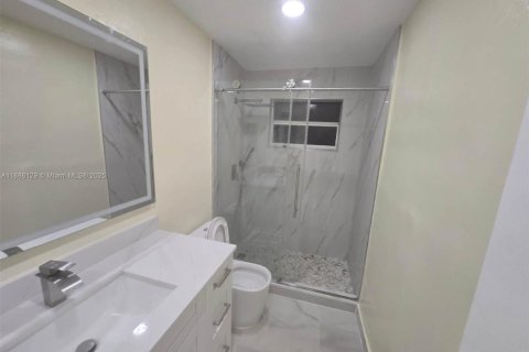 Снять в аренду виллу или дом в Санрайз, Флорида 4 спальни, 183.95м2, № 1943328 - фото 12