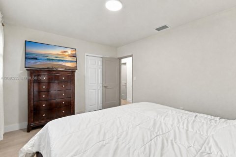 Villa ou maison à vendre à Plantation, Floride: 4 chambres, 133.31 m2 № 2335375 - photo 13