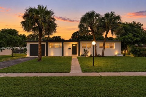 Villa ou maison à Plantation, Floride 4 chambres, 133.31 m2 № 2335375