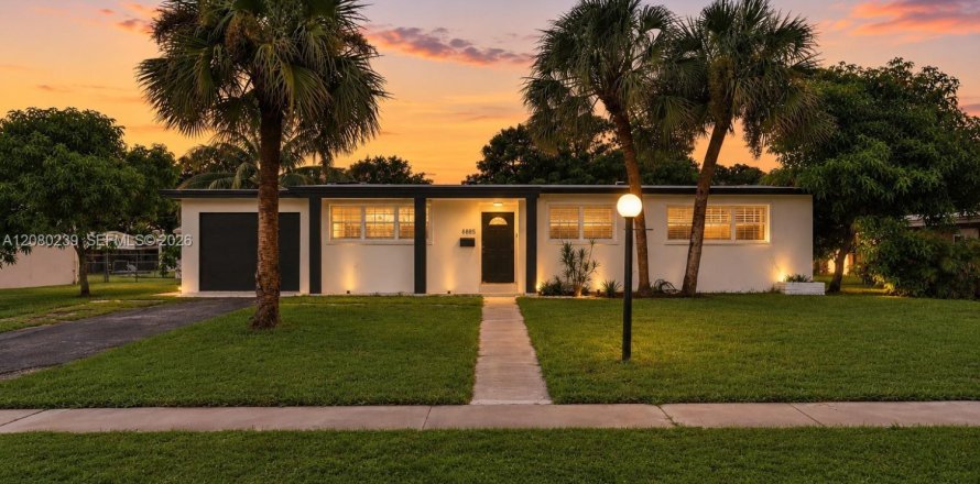 Villa ou maison à Plantation, Floride 4 chambres, 133.31 m2 № 2335375