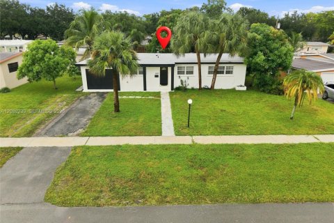 Villa ou maison à vendre à Plantation, Floride: 4 chambres, 133.31 m2 № 2335375 - photo 5