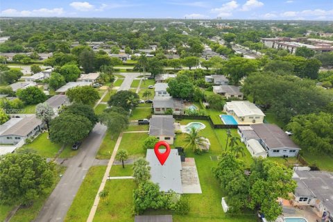 Villa ou maison à vendre à Plantation, Floride: 4 chambres, 133.31 m2 № 2335375 - photo 25