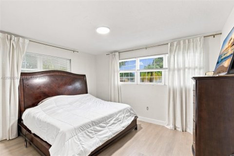 Villa ou maison à vendre à Plantation, Floride: 4 chambres, 133.31 m2 № 2335375 - photo 12