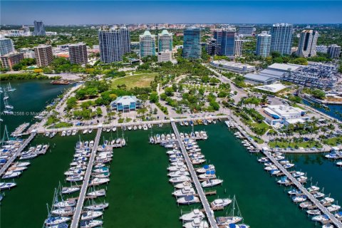 Condominio en venta en Miami, Florida, 2 dormitorios, 131.92 m2 № 1863682 - foto 30