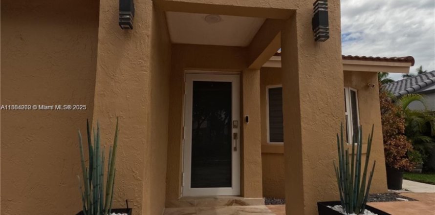 Villa ou maison à Miami, Floride 3 chambres, 95.04 m2 № 1745834