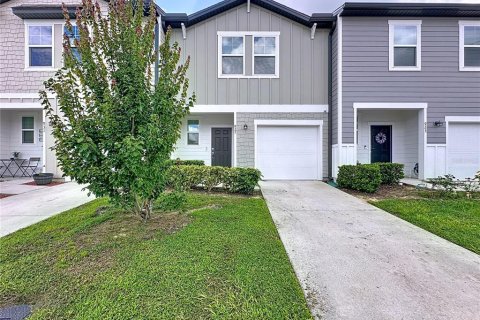 Adosado en alquiler en Davenport, Florida, 3 dormitorios, 130.43 m2 № 1899650 - foto 1
