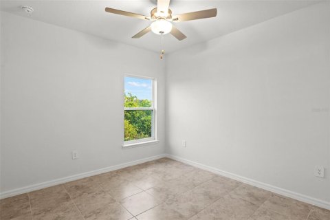 House in Lehigh Acres, Florida 4 bedrooms, 157.1 sq.m. № 1449720 - photo 13