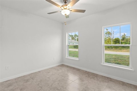 House in Lehigh Acres, Florida 4 bedrooms, 157.1 sq.m. № 1449720 - photo 12