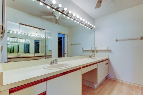 Condominio en venta en Palm Harbor, Florida, 2 dormitorios, 120.77 m2 № 1911442 - foto 29