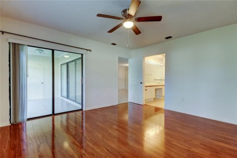 Condominio en venta en Palm Harbor, Florida, 2 dormitorios, 120.77 m2 № 1911442 - foto 27