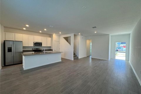 Townhouse in Winter Garden, Florida 4 bedrooms, 185.06 sq.m. № 1878144 - photo 3
