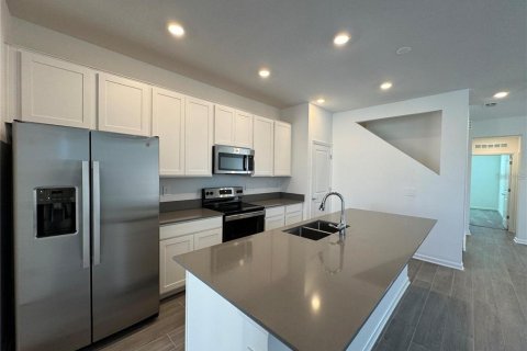 Townhouse in Winter Garden, Florida 4 bedrooms, 185.06 sq.m. № 1878144 - photo 4