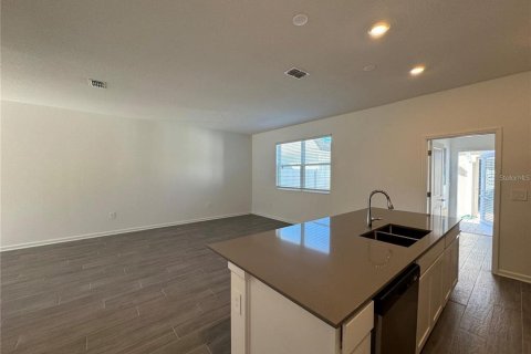 Townhouse in Winter Garden, Florida 4 bedrooms, 185.06 sq.m. № 1878144 - photo 7
