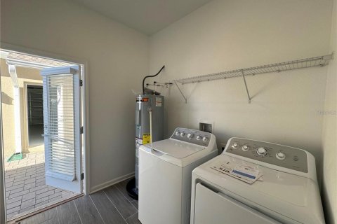 Townhouse in Winter Garden, Florida 4 bedrooms, 185.06 sq.m. № 1878144 - photo 19