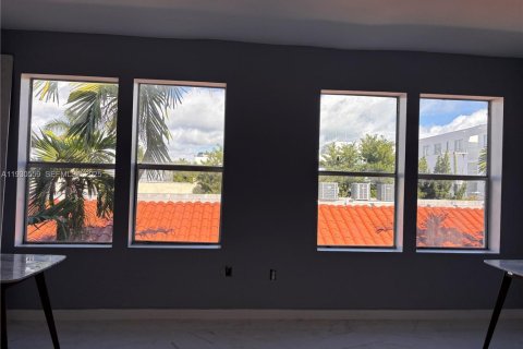 Condo in Miami Beach, Florida, 2 bedrooms № 1989401 - photo 6