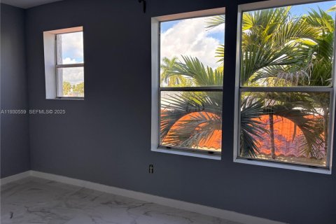 Condo in Miami Beach, Florida, 2 bedrooms № 1989401 - photo 4