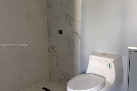 Condo in Miami Beach, Florida, 2 bedrooms № 1989401 - photo 8