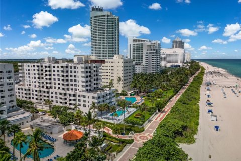 Condominio en alquiler en Miami Beach, Florida, 4 dormitorios, 166.76 m2 № 1992885 - foto 26