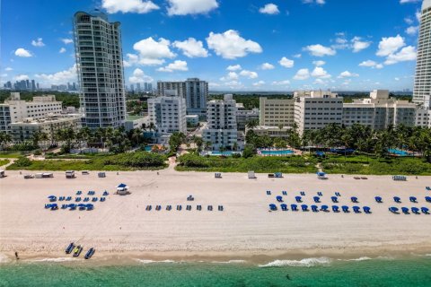 Condominio en alquiler en Miami Beach, Florida, 4 dormitorios, 166.76 m2 № 1992885 - foto 27